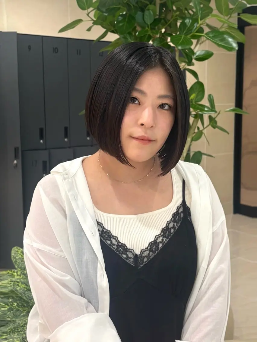 ショート ボブ 村岡 咲菜のヘアスタイル