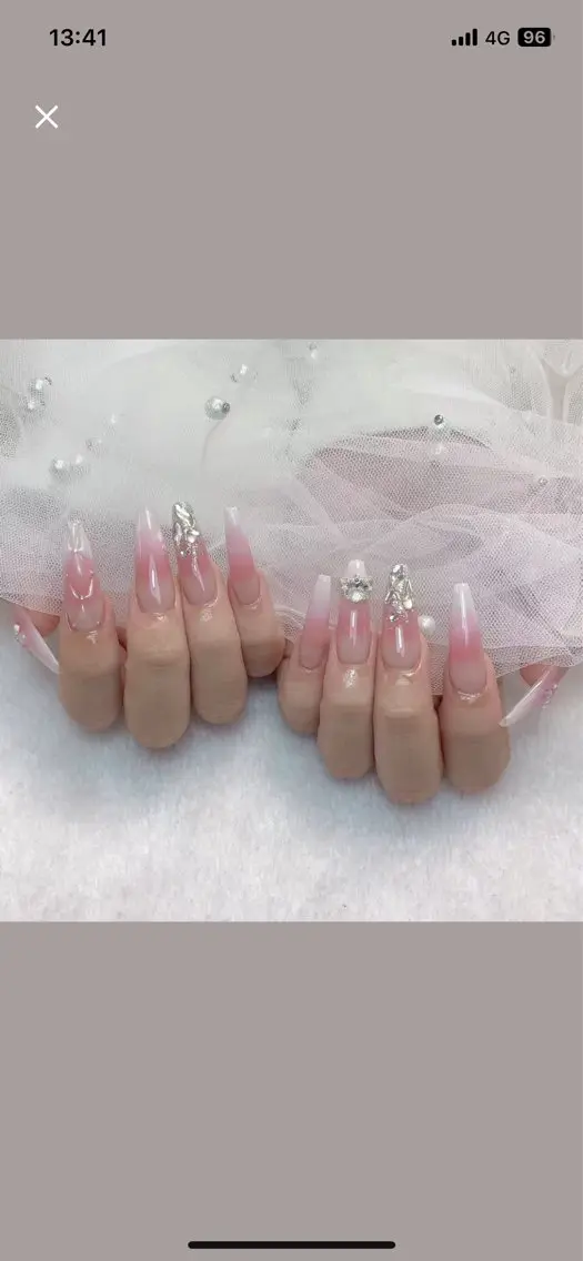 ネイル ロータス モデルのネイルデザイン