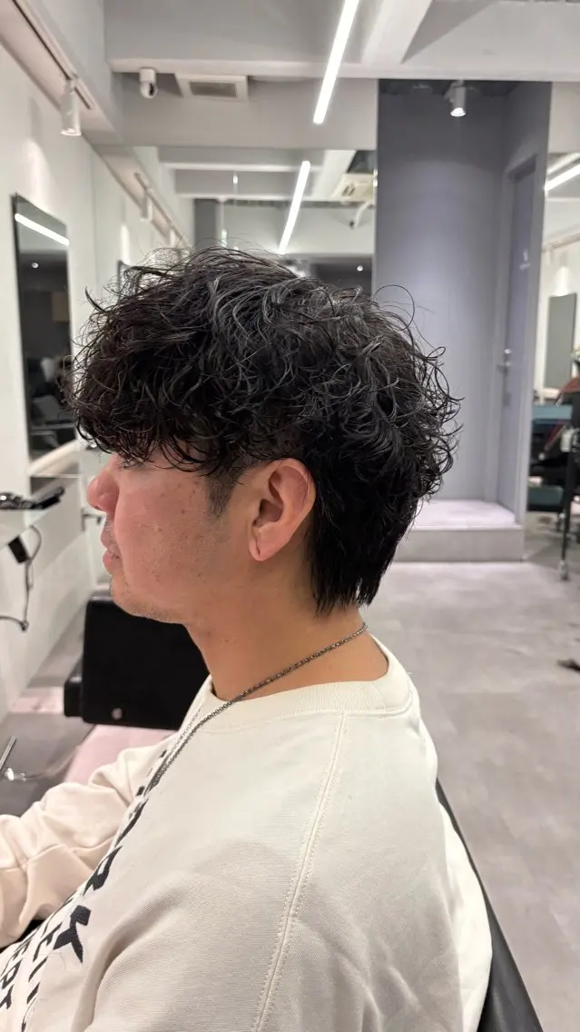ミディアム パーマ メンズ ミディアムパーマ メンズパーマ カット パーマ 高橋 周のヘアスタイル
