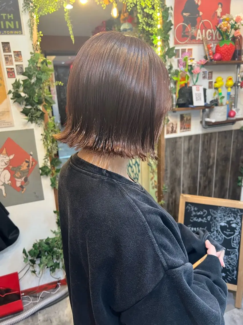 ショート カラー ショートヘア 外ハネヘア カット ヘアカラー トリートメント カラーパティシエ facce🌼ikoのヘアスタイル