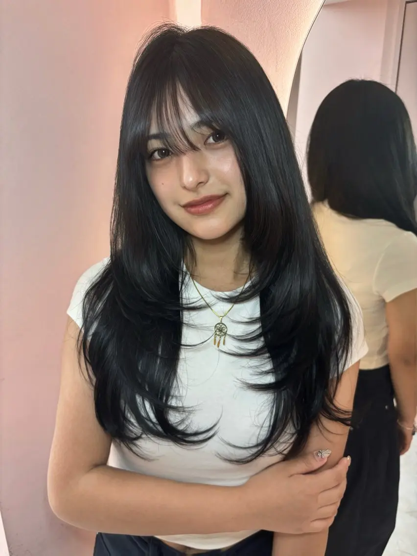 ロング カラー カット ヘアカラー YOLO 渋谷 NANAMIのヘアスタイル