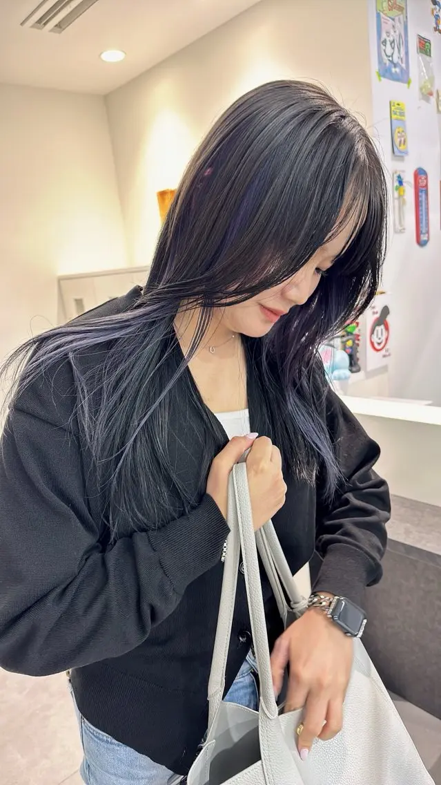 ロング ヘアカラー 西野 未桜のヘアスタイル