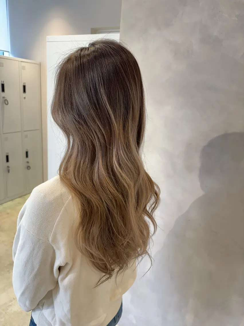 カラー バレイヤージュ ブリーチ カット ヘアカラー トリートメント 透明感カラー✨艶髪 制作🌱山根あゆみのヘアスタイル