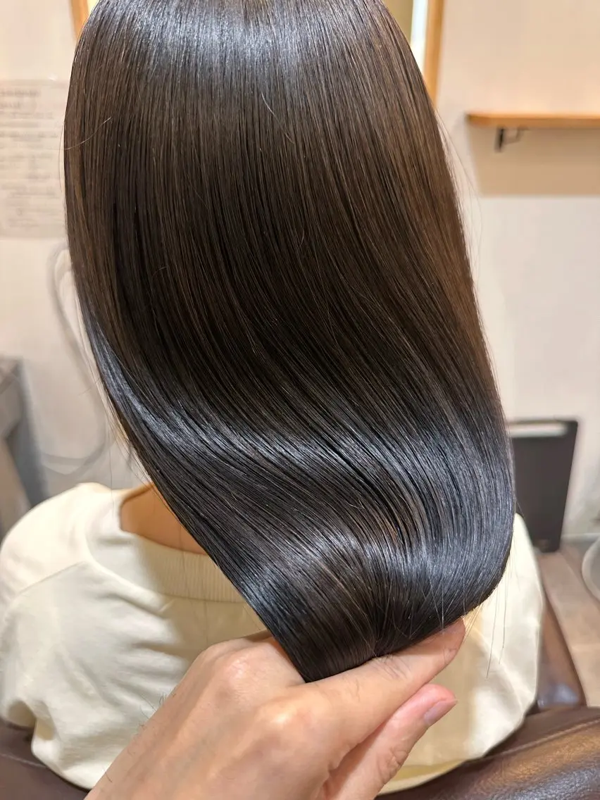 カット+艶カラー+高濃水素髪質改善トリートメント　江坂駅徒歩5分【ミニモ限定】の写真