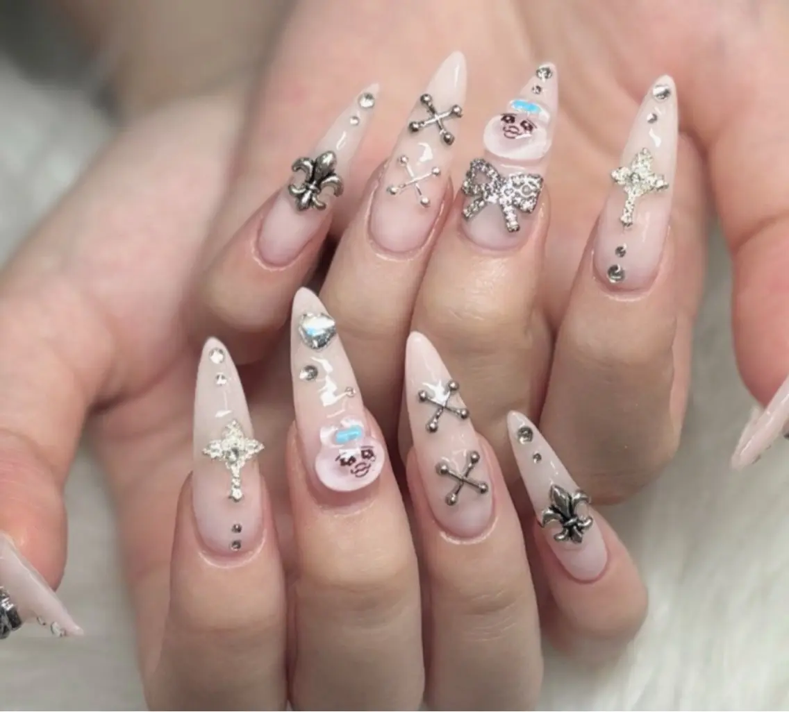 ネイル アートネイル ボルドー フレンチネイル ジェルネイル 氷ネイル・うるうるネイル ハンドネイル Julie Nail Hinのネイルデザイン