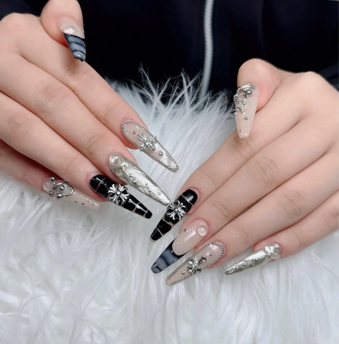 ネイル チークネイル 長さ出し フラッシュネイル フレンチネイル グラデーション ハンドネイル Lenie Nail Salonのネイルデザイン