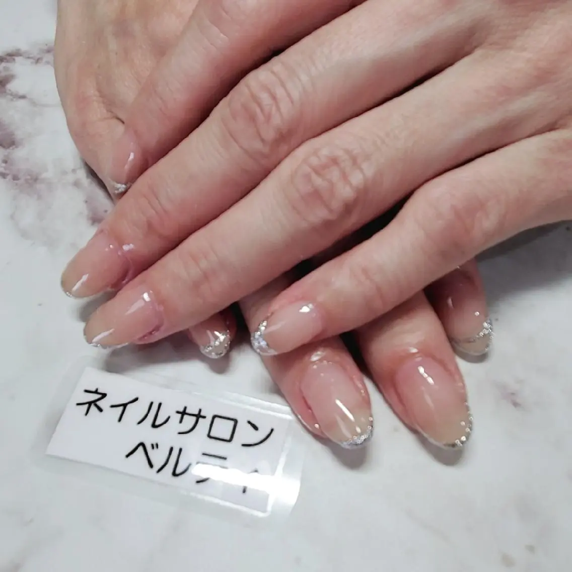 ネイル カジュアル キラキラネイル ラメ(グリッター) ハンドネイル ネイルサロンベルティ .ひとみのネイルデザイン
