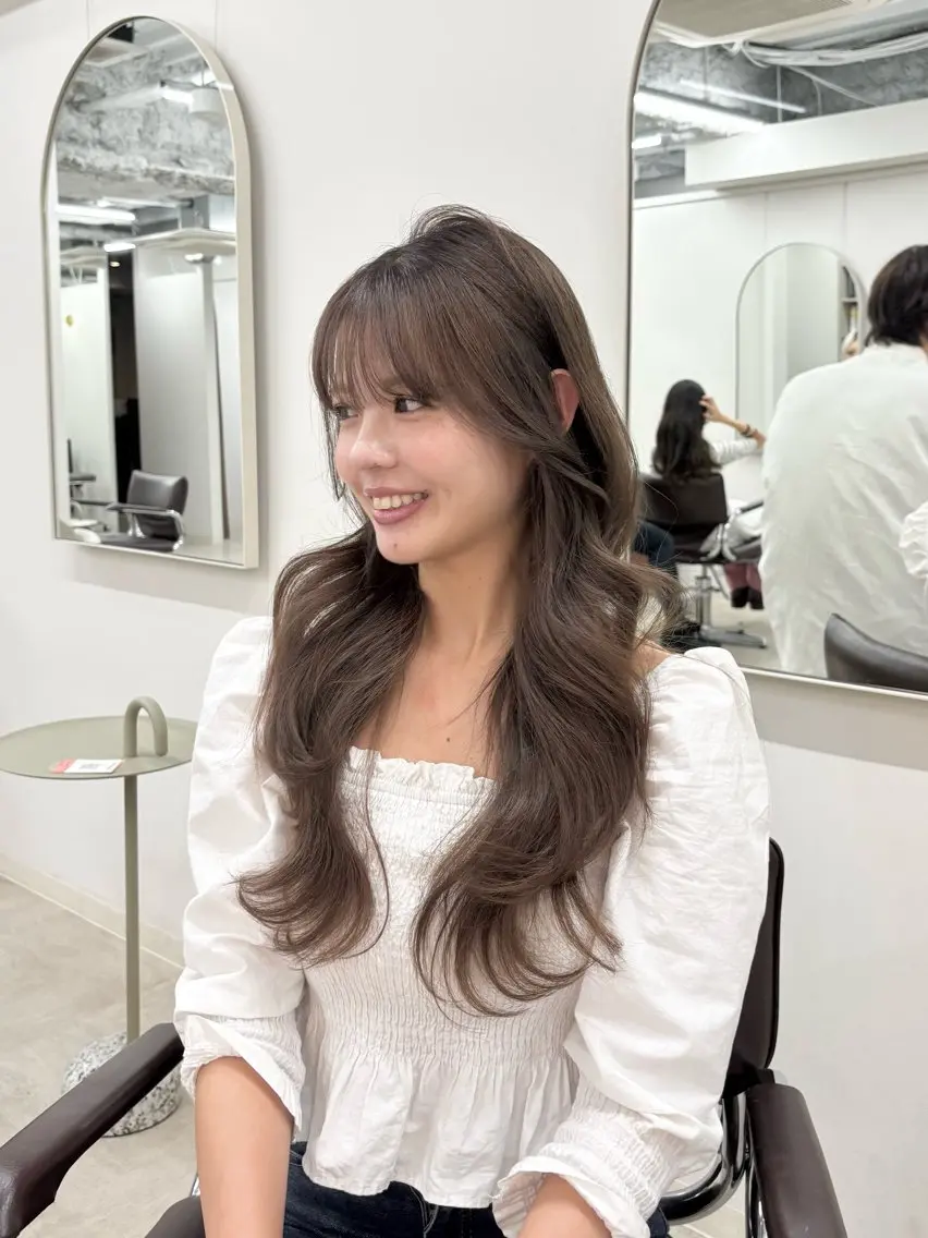 セミロング カラー 渋谷|透明感カラー 🫧🤍|rinaのヘアスタイル