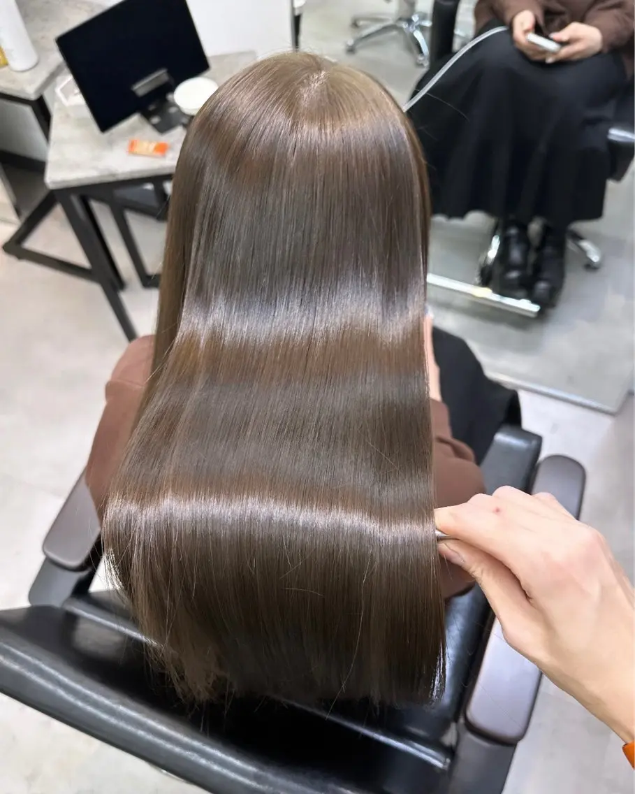 ロング ブリーチ縮毛矯正/ 複雑履歴🉑/タイチのヘアスタイル