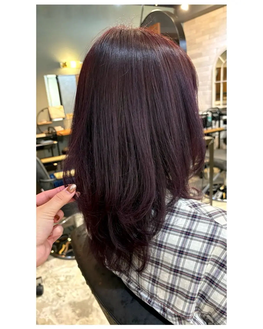 セミロング カラー ブリーチ ボルドーカラー トリートメント ウルフカット Airi★ 似合わせショートのヘアスタイル