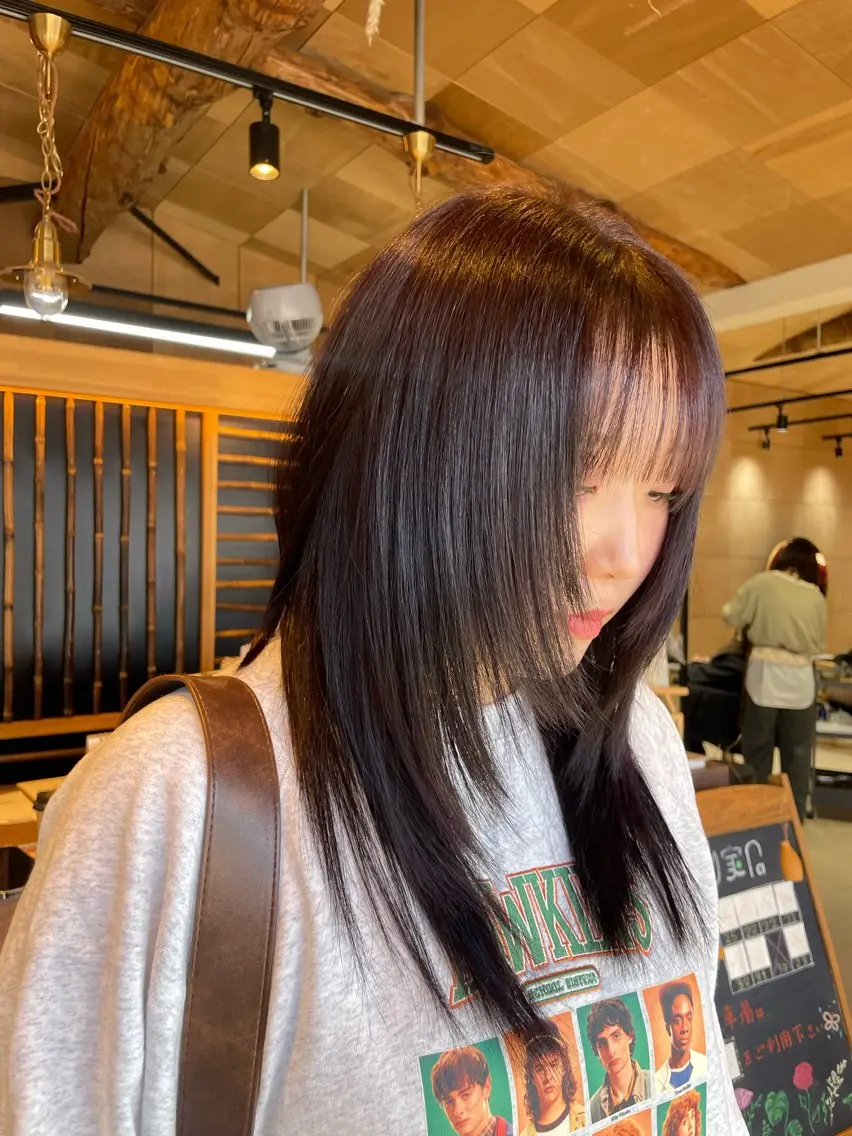 ロング カラー ブラウンカラー レッドカラー レッドブラウン レイヤーカット 青木 紗耶のヘアスタイル