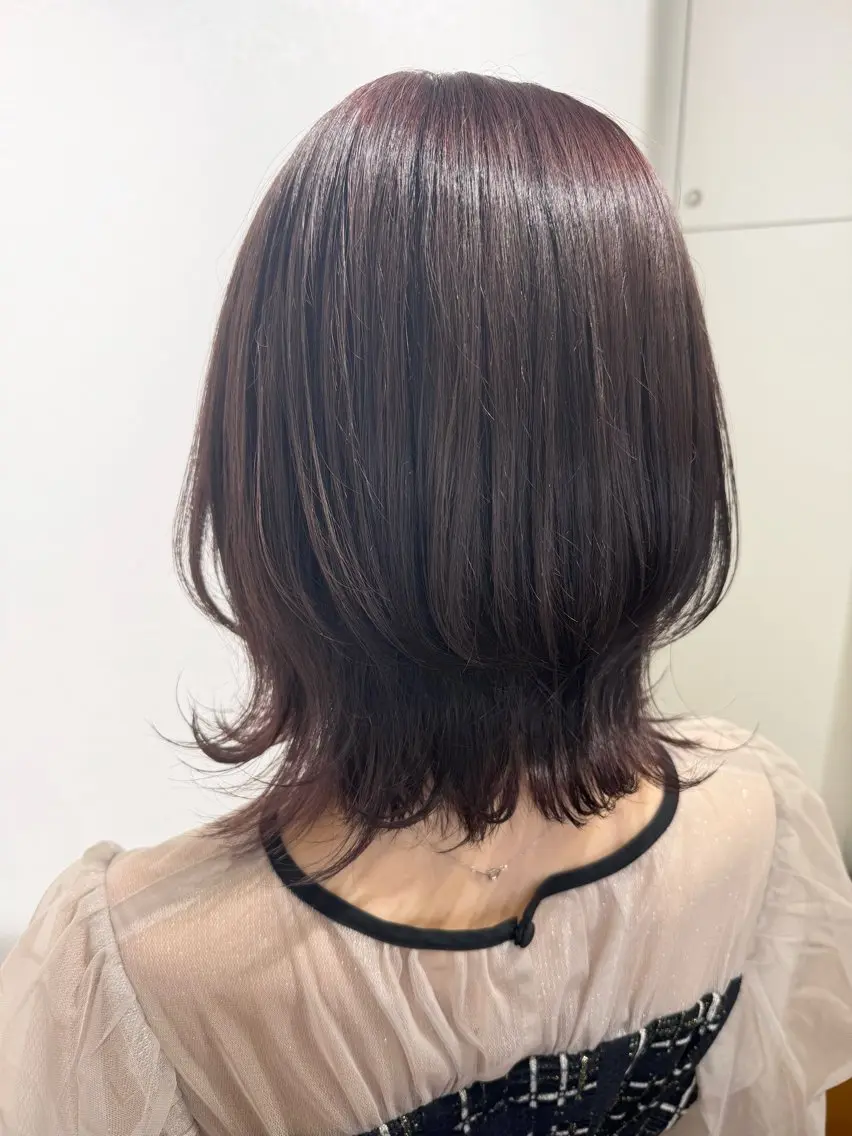 ミディアム カラー ボブレイヤー グレージュ パープルカラー パープルグレージュ ボブ 佐々木 有彩のヘアスタイル