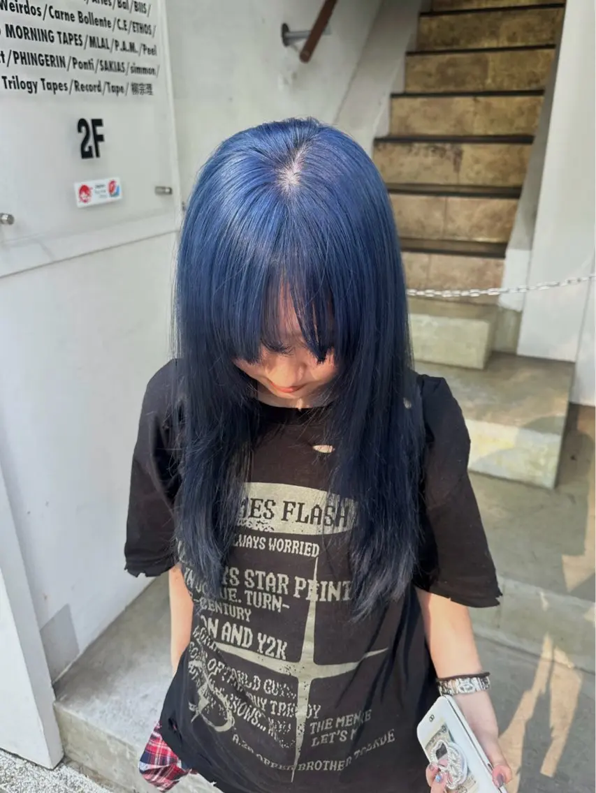 ロング カラー カット ヘアカラー 崎久保 優菜のヘアスタイル