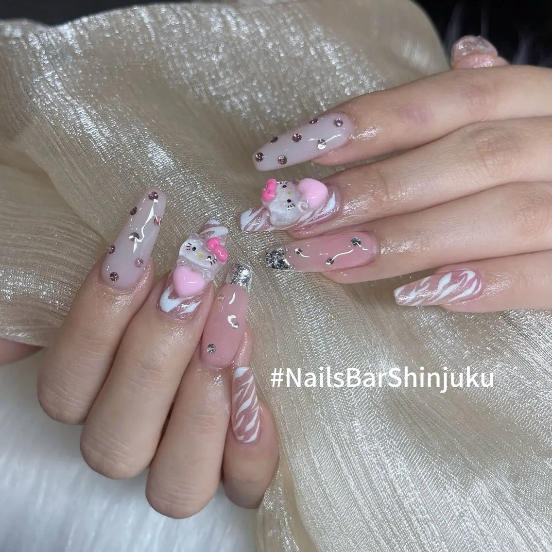 ネイル ボルドー ブラウン チークネイル ドット フットネイル ハンドネイル NAILS BAR SHINJUKUのネイルデザイン