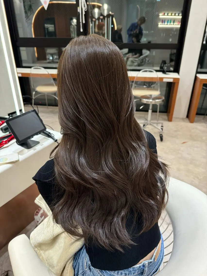 ロング カラー アッシュ アッシュグレー アッシュグレージュ グレージュ オリーブアッシュ カット ヘアカラー トリートメント ヘアセット 韓国レイヤー🇰🇷 韓国研修◎渋谷カイトのヘアスタイル