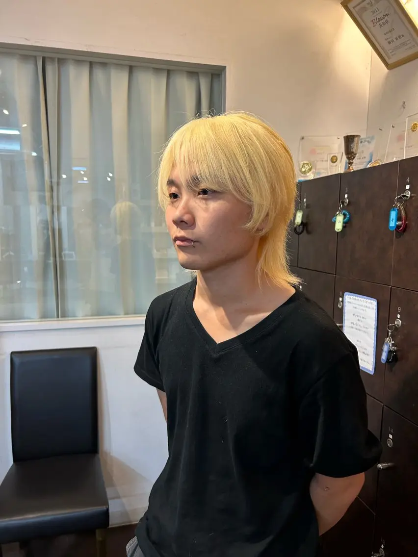 ミディアム カラー 抜きっぱなしブロンド ブロンド ウルフカット ヘアカラー 桜井晶/ Blossom大山店のヘアスタイル