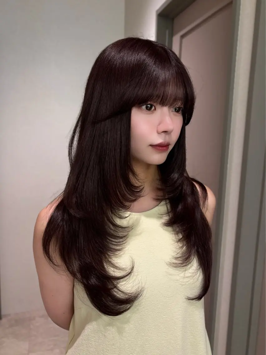 ロング 《期間限定無料》 ミディアムカット✂️のヘアスタイル