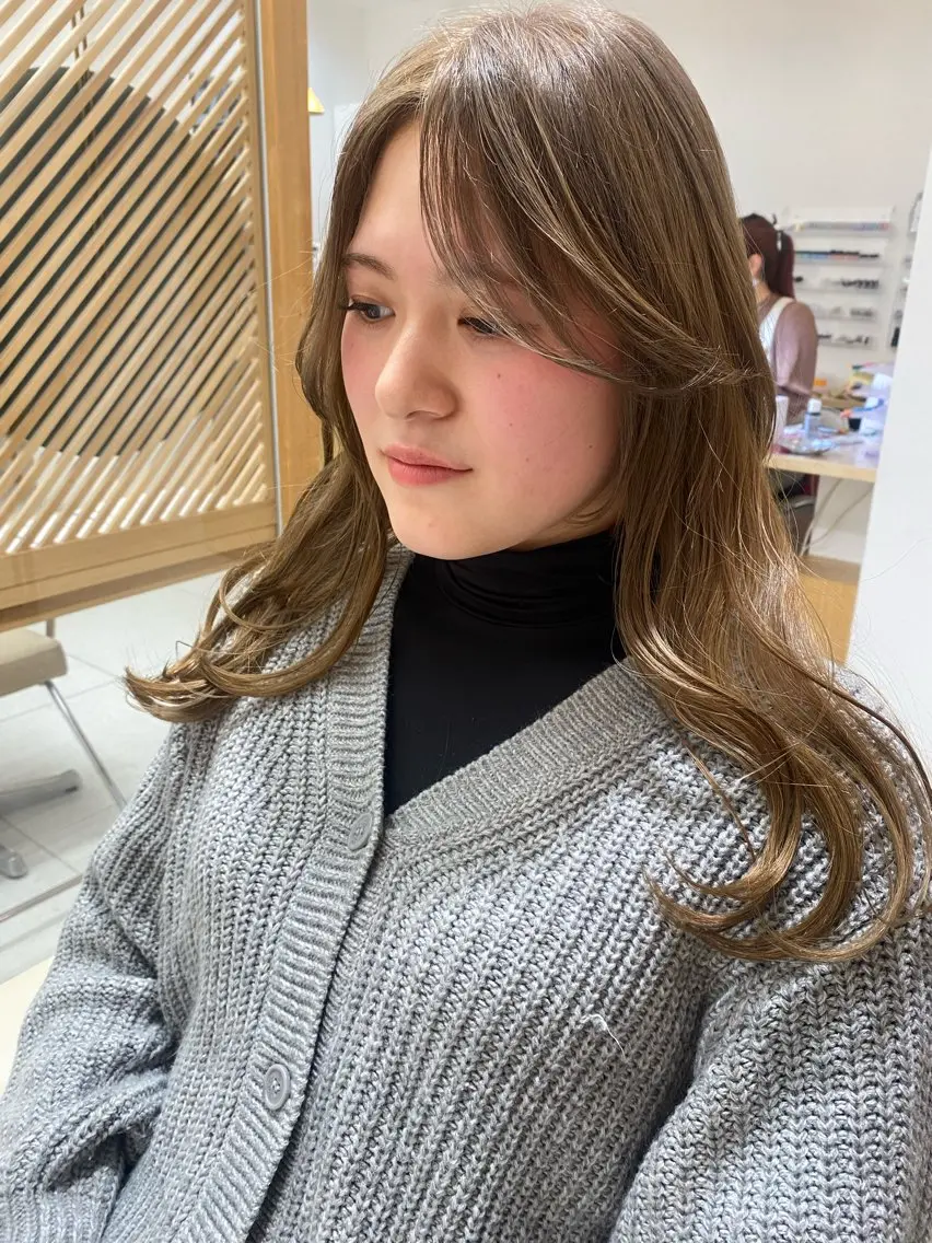 ロング カラー カット ヘアカラー トリートメント 安永 涼のヘアスタイル