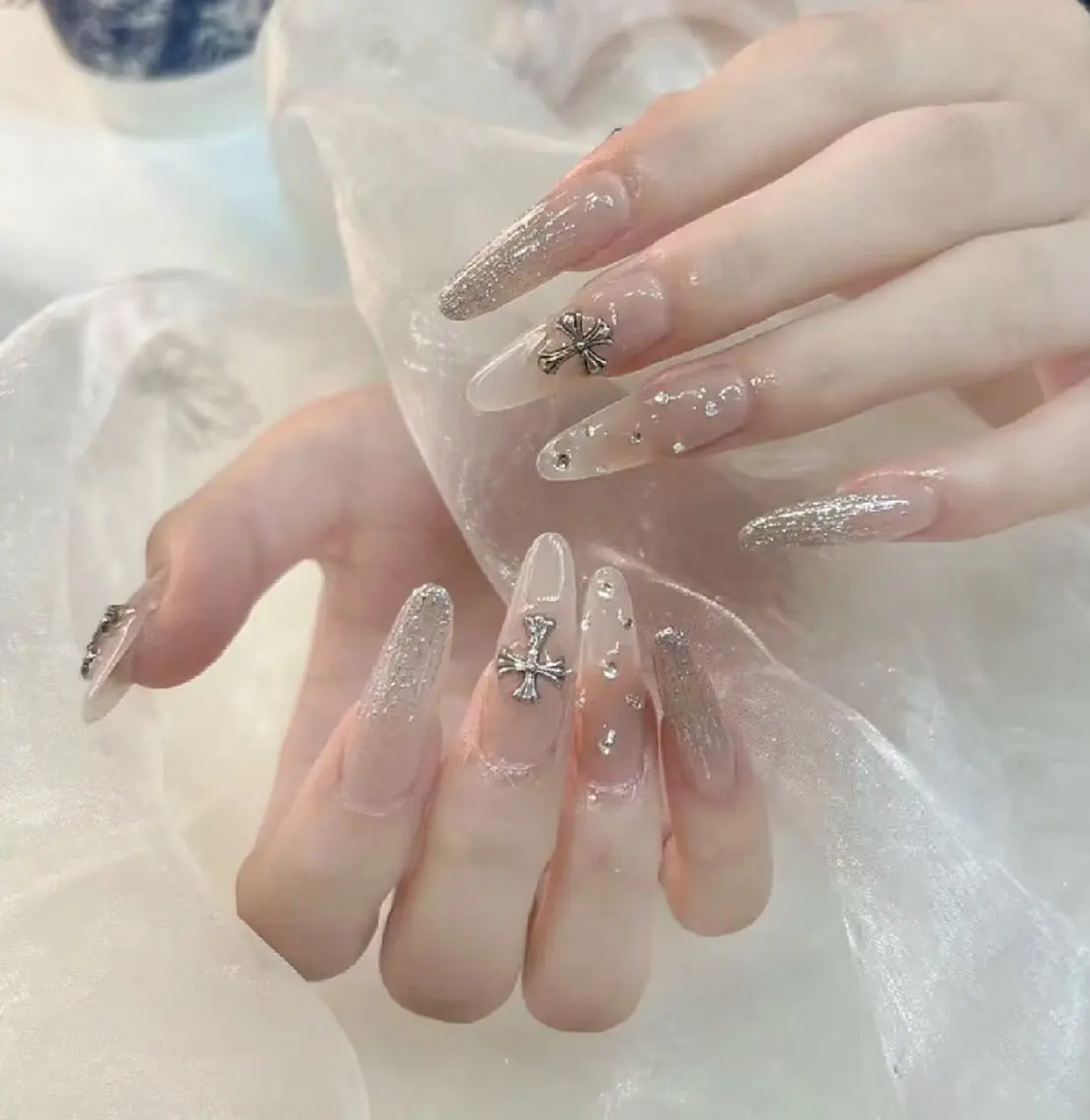 ネイル チークネイル 長さ出し フレンチネイル ガーリー 韓国ネイル ハンドネイル ハンドケア Sun Nail 池袋のエステ・リラクイメージ