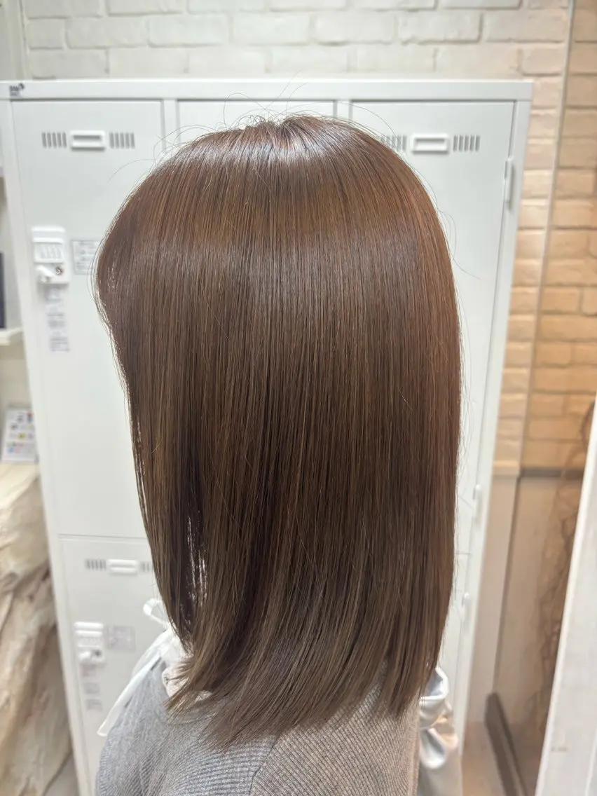 ミディアム カラー カット 西山 ミユのヘアスタイル