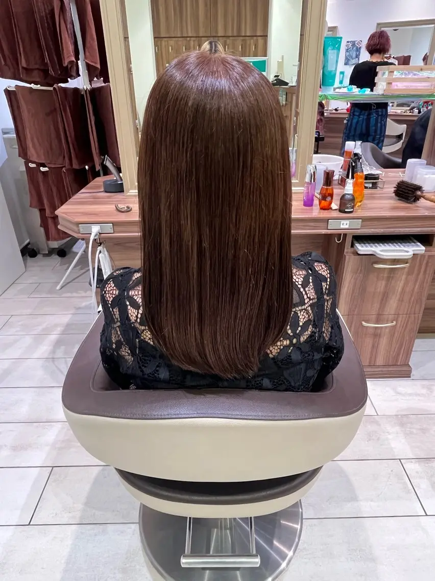 ロング カラー 根本 弥英のヘアスタイル