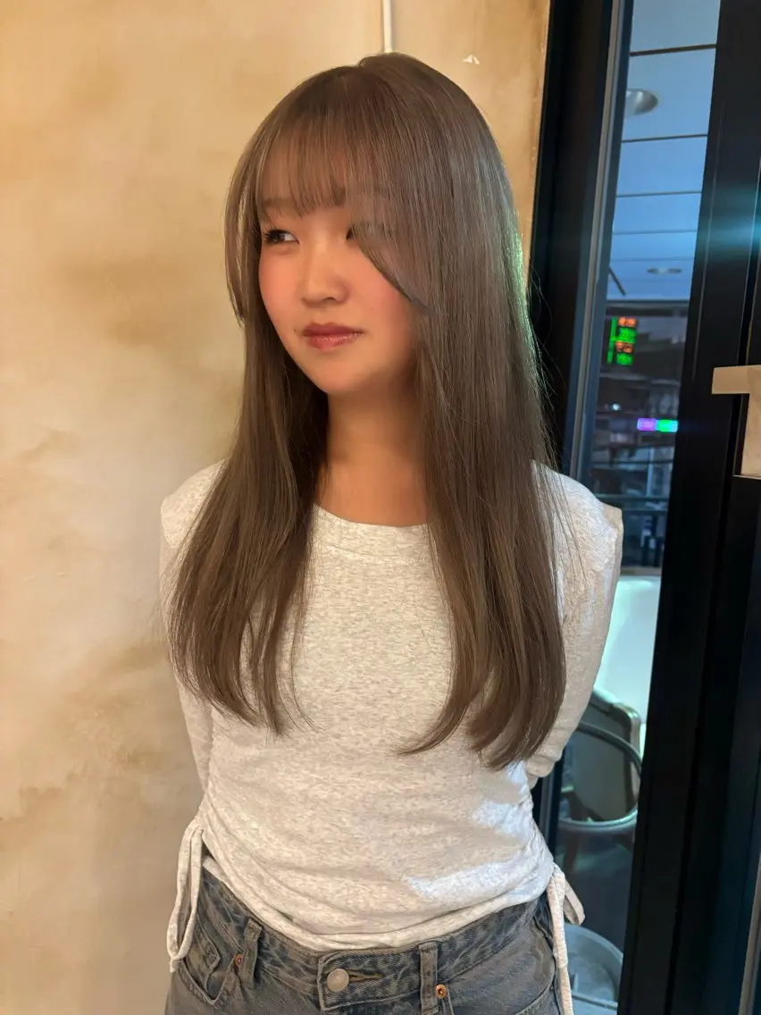 ロング カラー グレージュ ハイトーンカラー トリートメント lot れののヘアスタイル