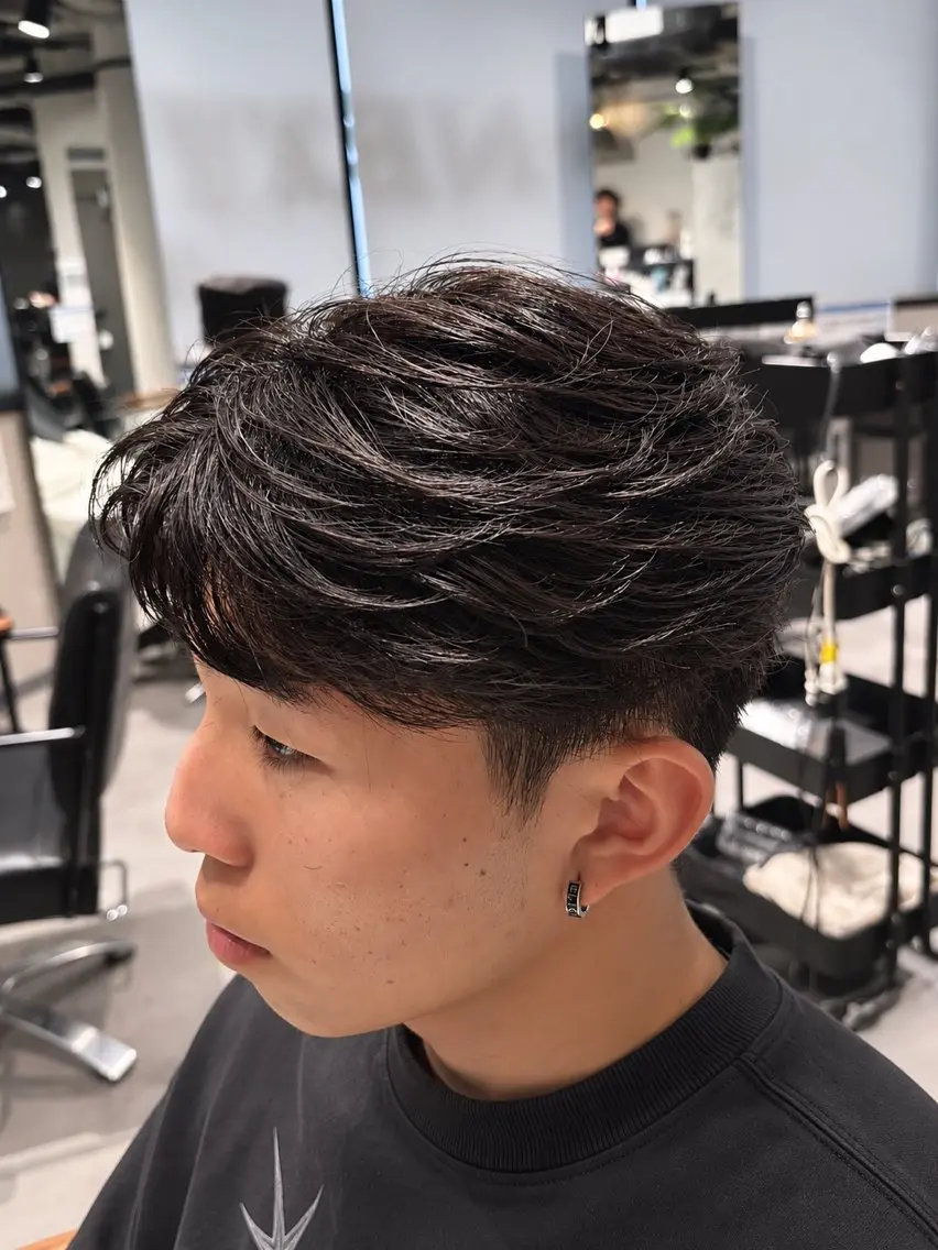 メンズ フェザーパーマ メンズパーマ 増田 拳士のヘアスタイル