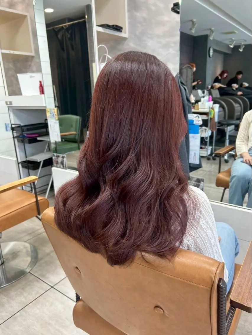 セミロング カラー ヘアカラー 西岡 英菜のヘアスタイル