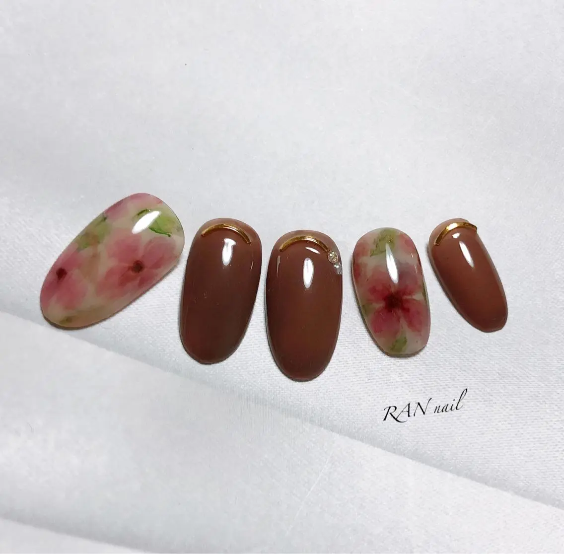 ネイル アートネイル フラワーネイル フットネイル オフィスネイル パープル ハンドネイル フットネイル RAN nailのネイルデザイン