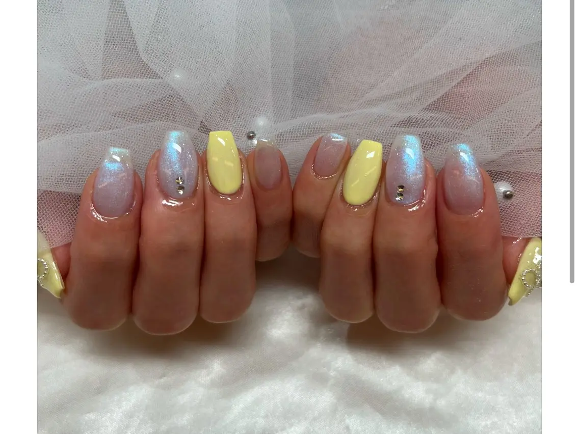 ネイル 🎀𝐶𝐻𝐼𝑆 𝐴𝑇𝑂🎀のネイルデザイン