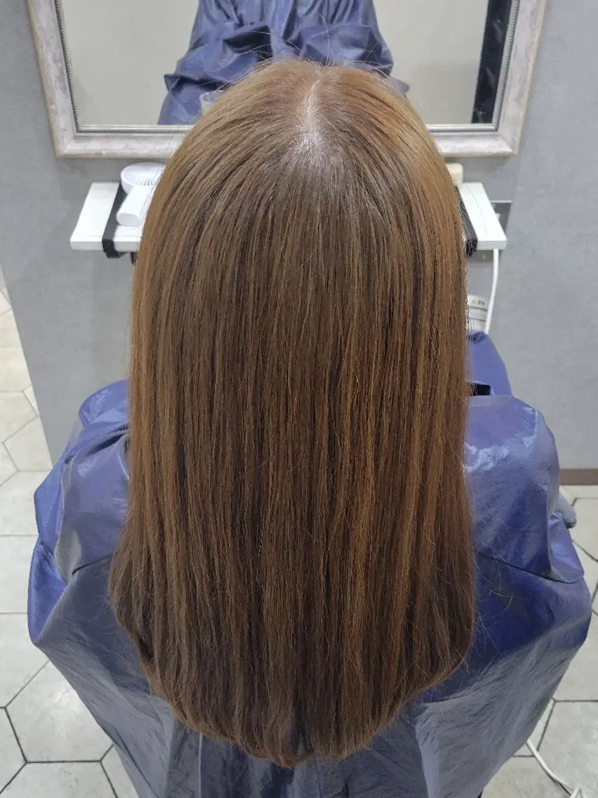 セミロング 艶髪️🫧暖色カラー 🤍⑅⃝♡ASUKAのヘアスタイル