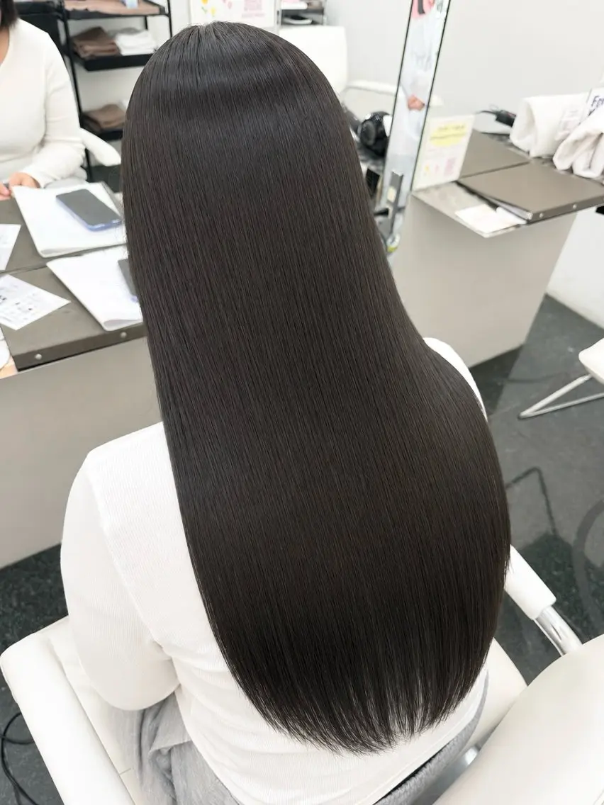 ロング カラー ヘアカラー 透明感カラー💎 岩崎美優のヘアスタイル