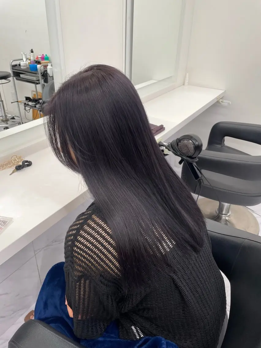 ロング 抜け感レイヤー︴ ニュアンスカラーのヘアスタイル