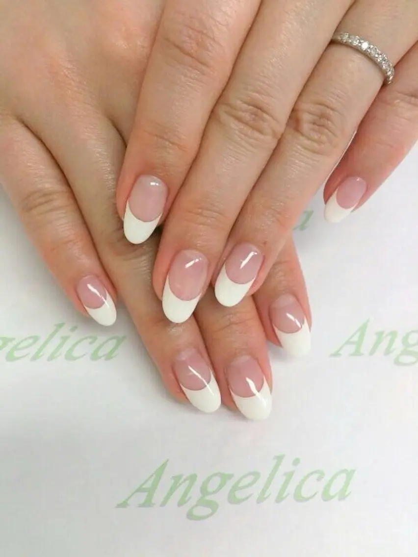 ネイル フレンチネイル ハンドネイル angelica akaneのネイルデザイン