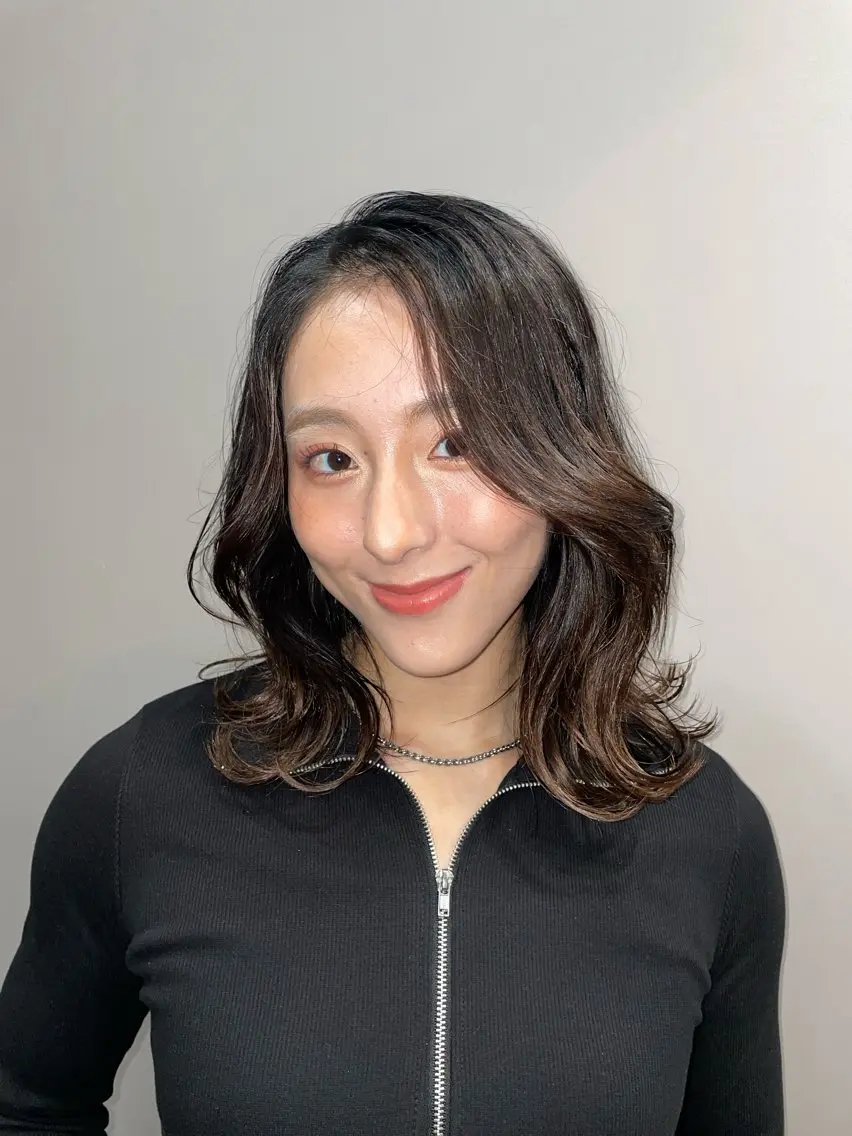 ミディアム レイヤー/透けカラー ✨KANAのヘアスタイル