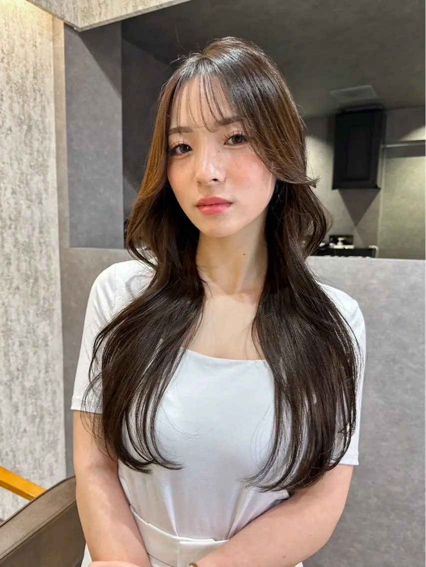 セミロング カラー 韓国風ヘア レイヤーカット 三宅 壱輝のヘアスタイル