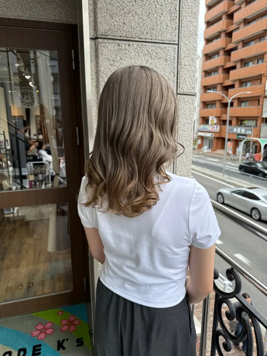 カラー ベージュカラー ブリーチ ケアブリーチ 透明感カラー ハイトーンカラー カット ヘアカラー ✨韓国風ブリーチ✨ 髪質改善✨ミヤタのヘアスタイル