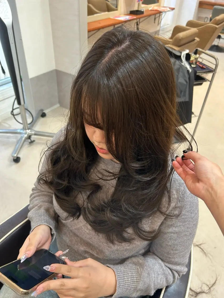 ロング カラー レイヤーカット カット ヘアカラー お顔周り/オリーブ/ Wカラー/mei大名のヘアスタイル