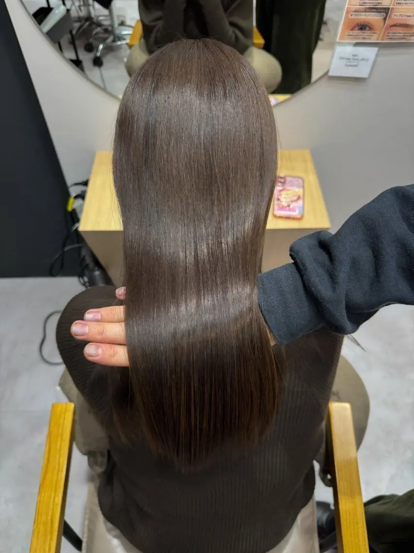 セミロング カラー ヘアアレンジ ブリーチ ダブルカラー イヤリングカラー イルミナカラー ブリーチなしカラー 立川レイヤー 透明感カラーaoiのヘアスタイル