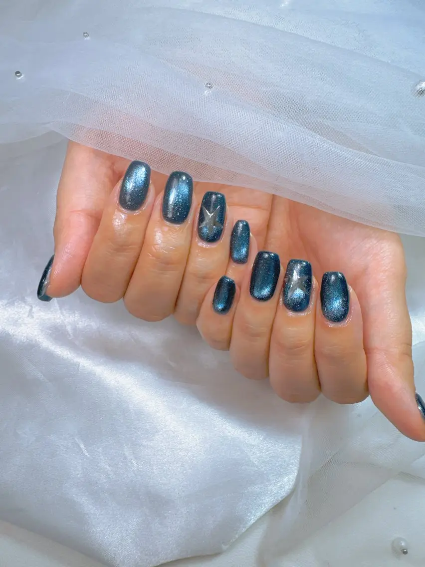ネイル アートネイル フレンチネイル ガラスフレンチ マグネットネイル ミラーネイル ハンドネイル Queeens nailのネイルデザイン