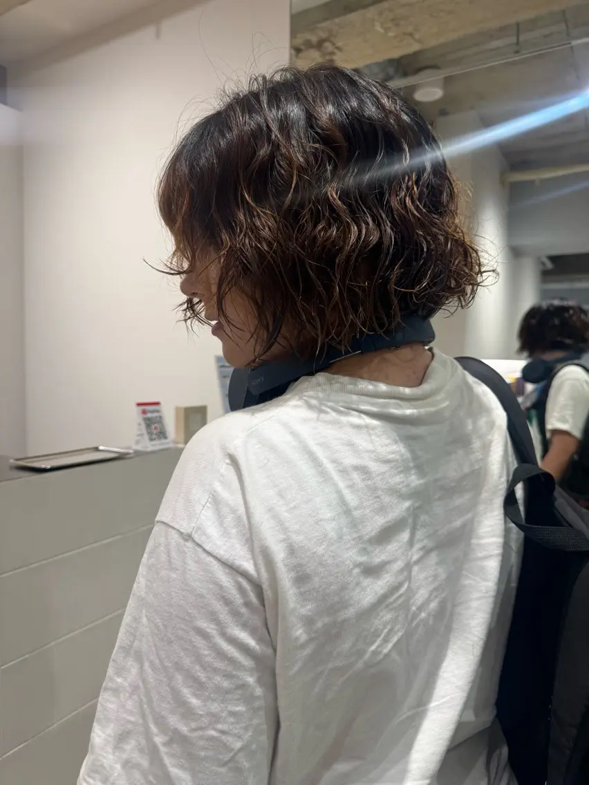 ミディアム パーマ ワタナベ ヒヨリのヘアスタイル