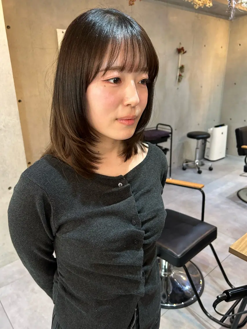 ミディアム ミディアムレイヤー くびれヘア 韓国風ヘア レイヤーカット 似合わせカット Blume... 01 Groupのヘアスタイル
