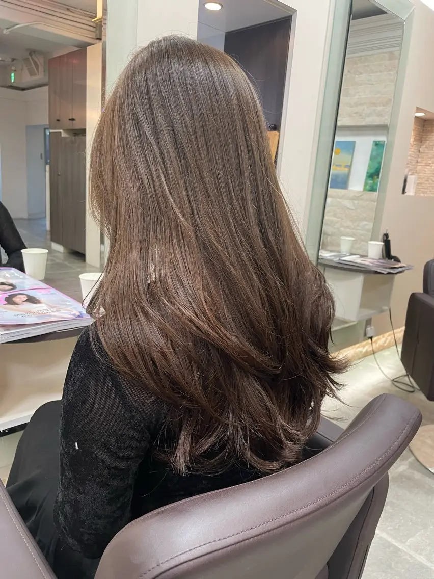 ロング カラー カット ヘアカラー トリートメント 平 ちひろのヘアスタイル