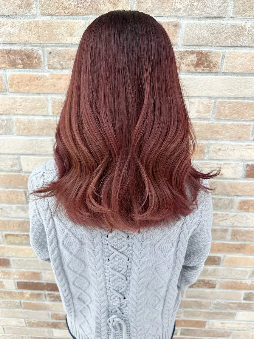 ロング カラー ブリーチ レッドカラー 齋藤 らいのヘアスタイル