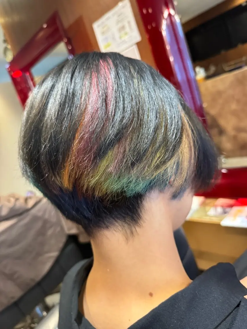 ショート カラー カット ヘアカラー トリートメント 花木 志穂のヘアスタイル