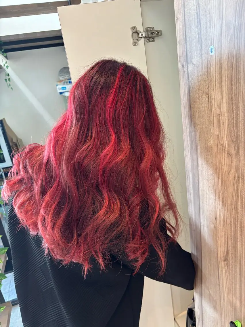 ロング カラー ヘアカラー OluOlu (オルオル)布川恭大のヘアスタイル