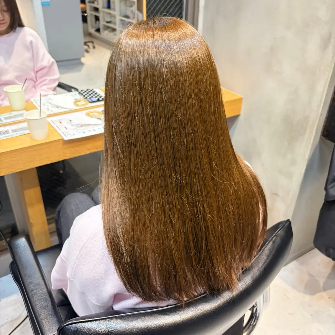 ロング カラー ベージュカラー ブリーチ ダブルカラー ブリーチなしカラー オリーブベージュ ひなた/elima 調布/暖色カラーのヘアスタイル
