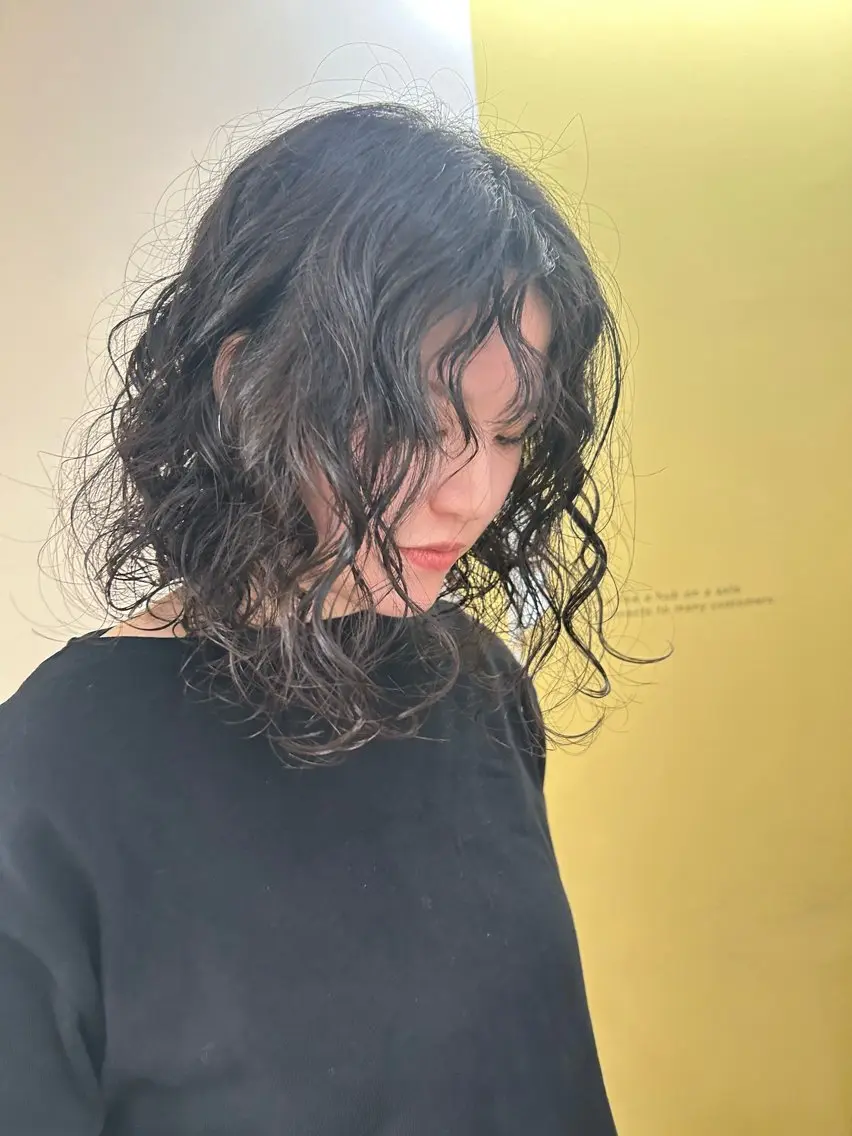 ミディアム パーマ ミディアムパーマ ボブ カット パーマ hubhair レイヤー/透明感のヘアスタイル