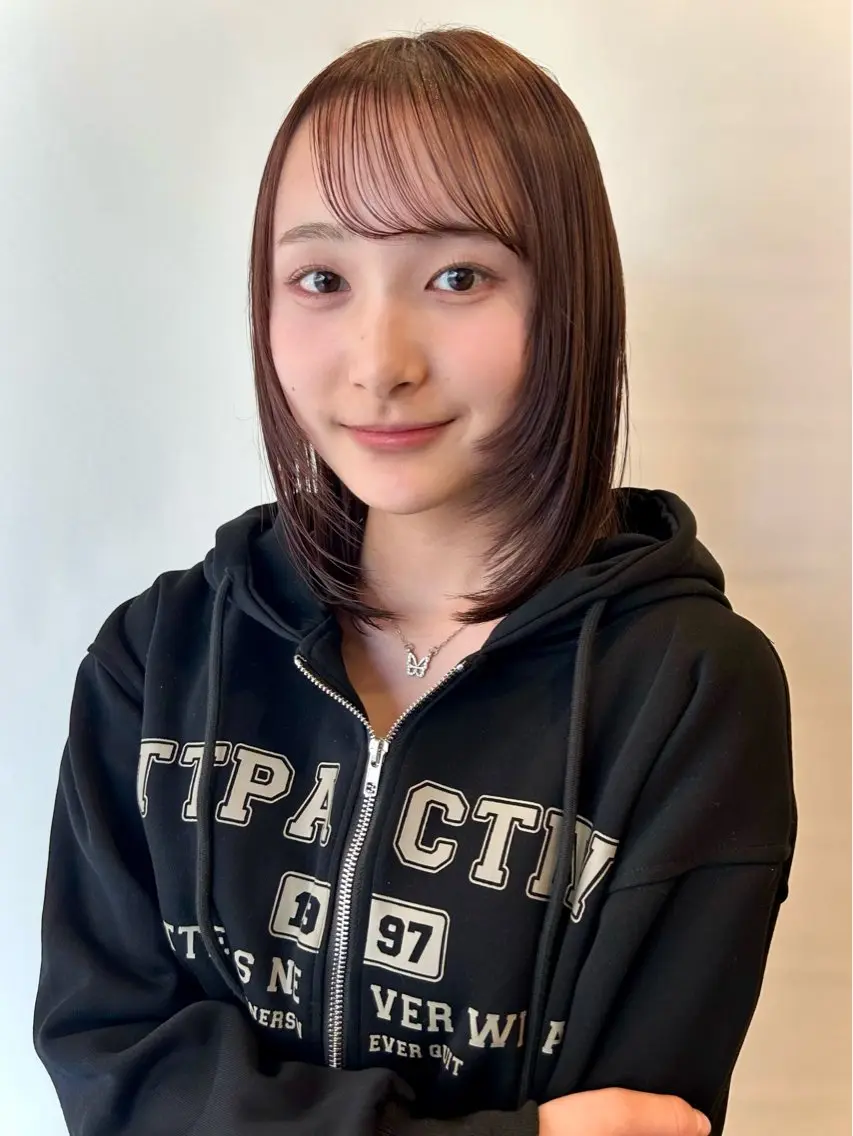 ミディアム 顔まわりレイヤー 顔周りカット レイヤーカット SENA🫧/暖色/ 顔周りレイヤー/ボブのヘアスタイル