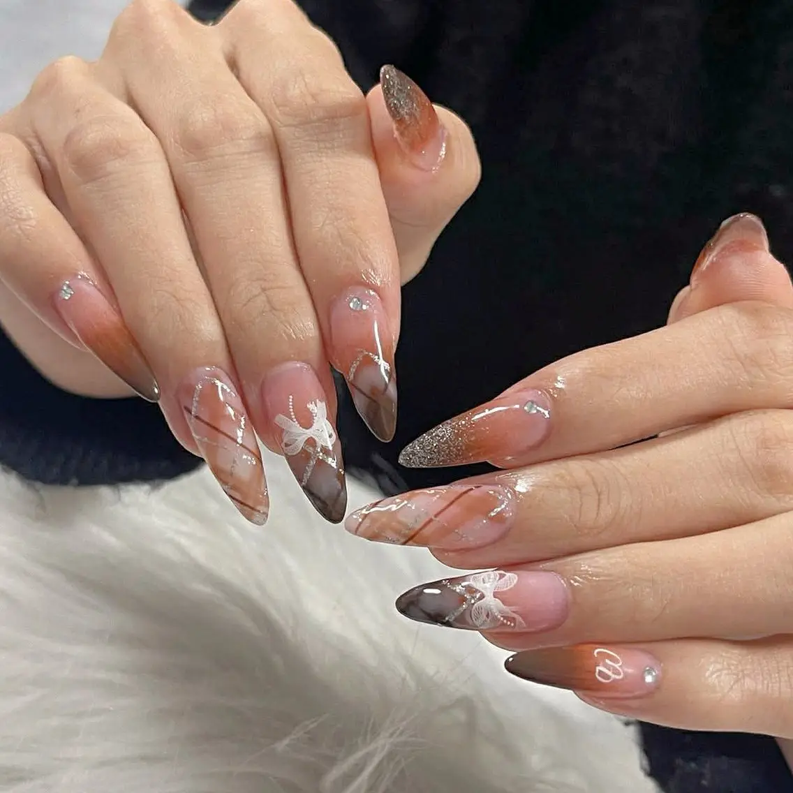 ネイル オーロラネイル クリアネイル 成人式 フラッシュネイル ジェルネイル ハンドネイル Amee Nail Salonのネイルデザイン